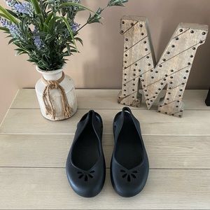 Crocs Womens Taylor Slingback Flat Shoes, Black, Size 9 W EUC